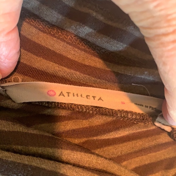 Mockwrap Athleta kneelength skirt-Super soft. Great 4 everyday/workout coverup. - Picture 2 of 6